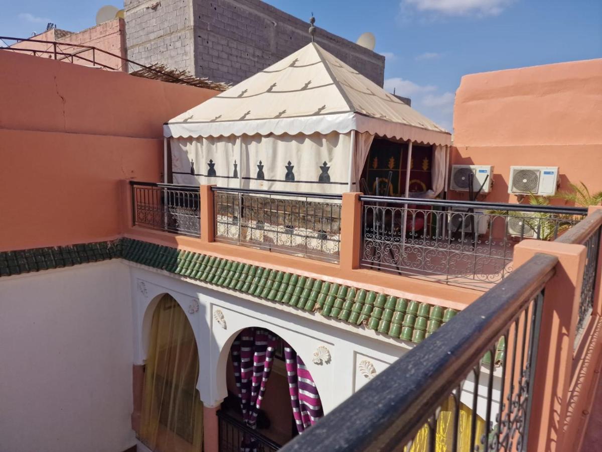 Riad Davina *